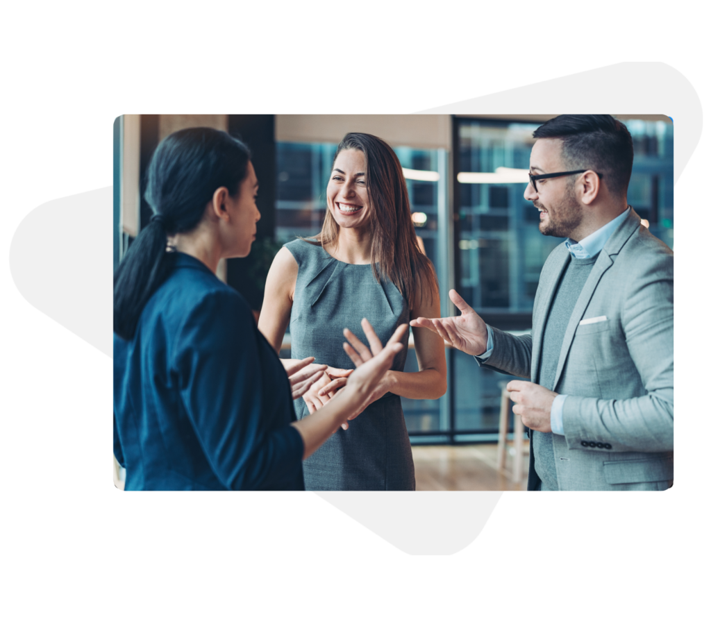 Executivos conversando